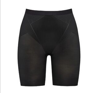 NEW SPANX Thinstincts 2.0 mid rise black shaper short.